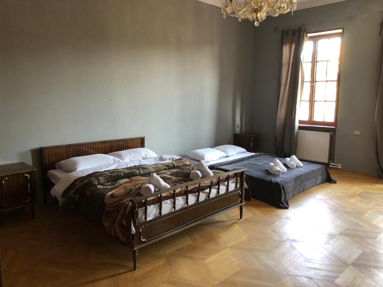 Lucky Family Hotel Тбилиси Екстериор снимка