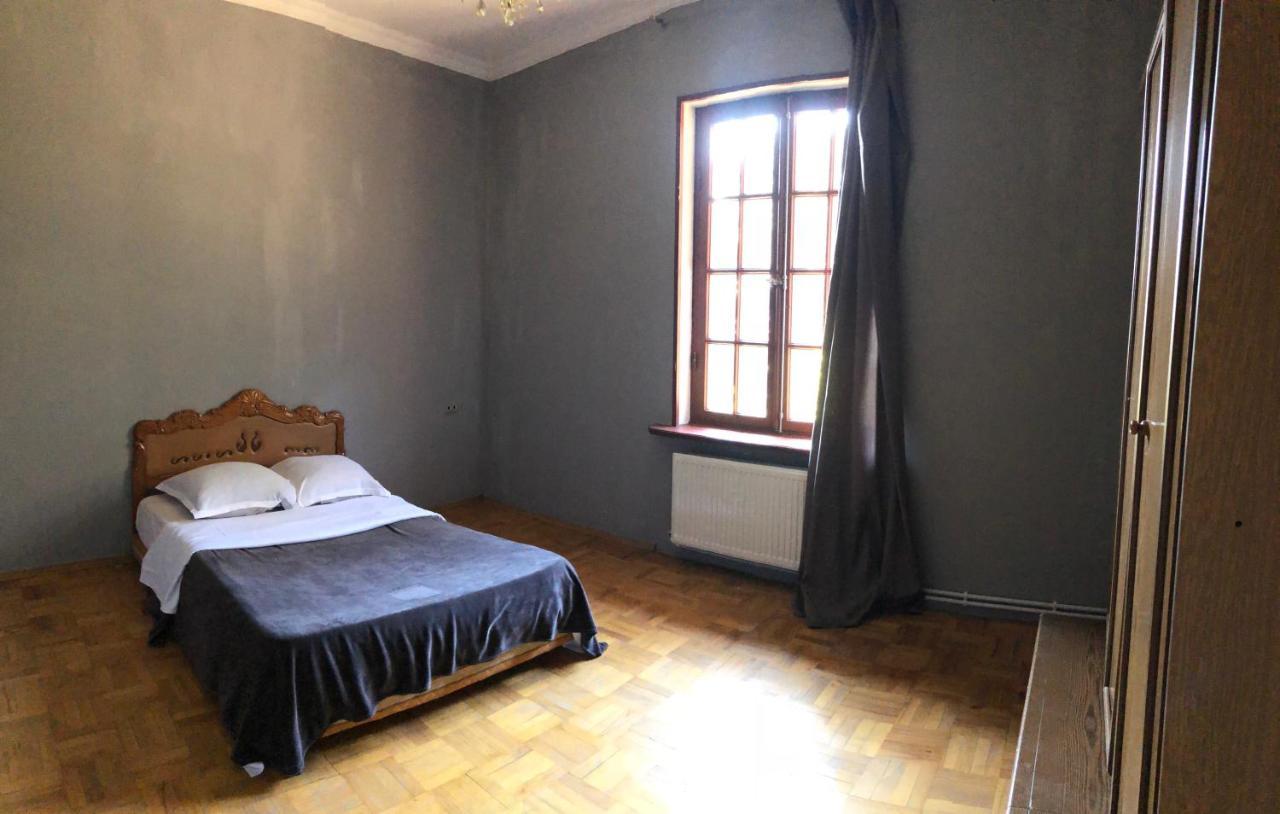 Lucky Family Hotel Тбилиси Екстериор снимка