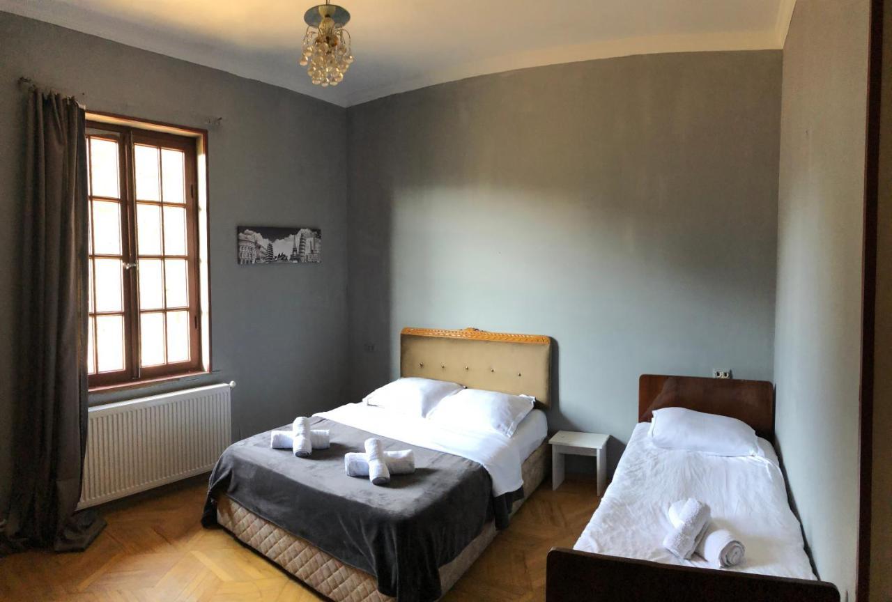 Lucky Family Hotel Тбилиси Екстериор снимка