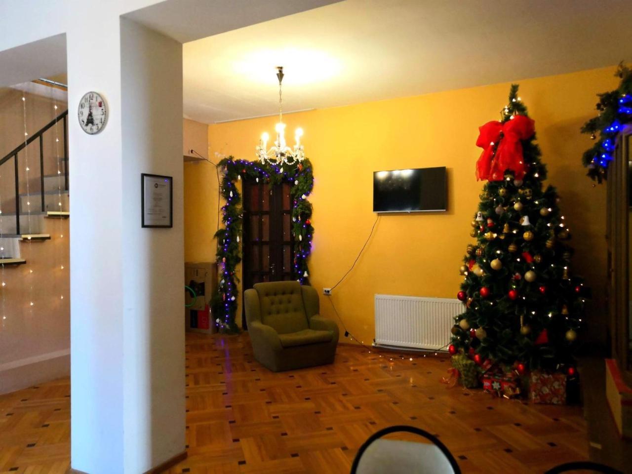 Lucky Family Hotel Тбилиси Екстериор снимка