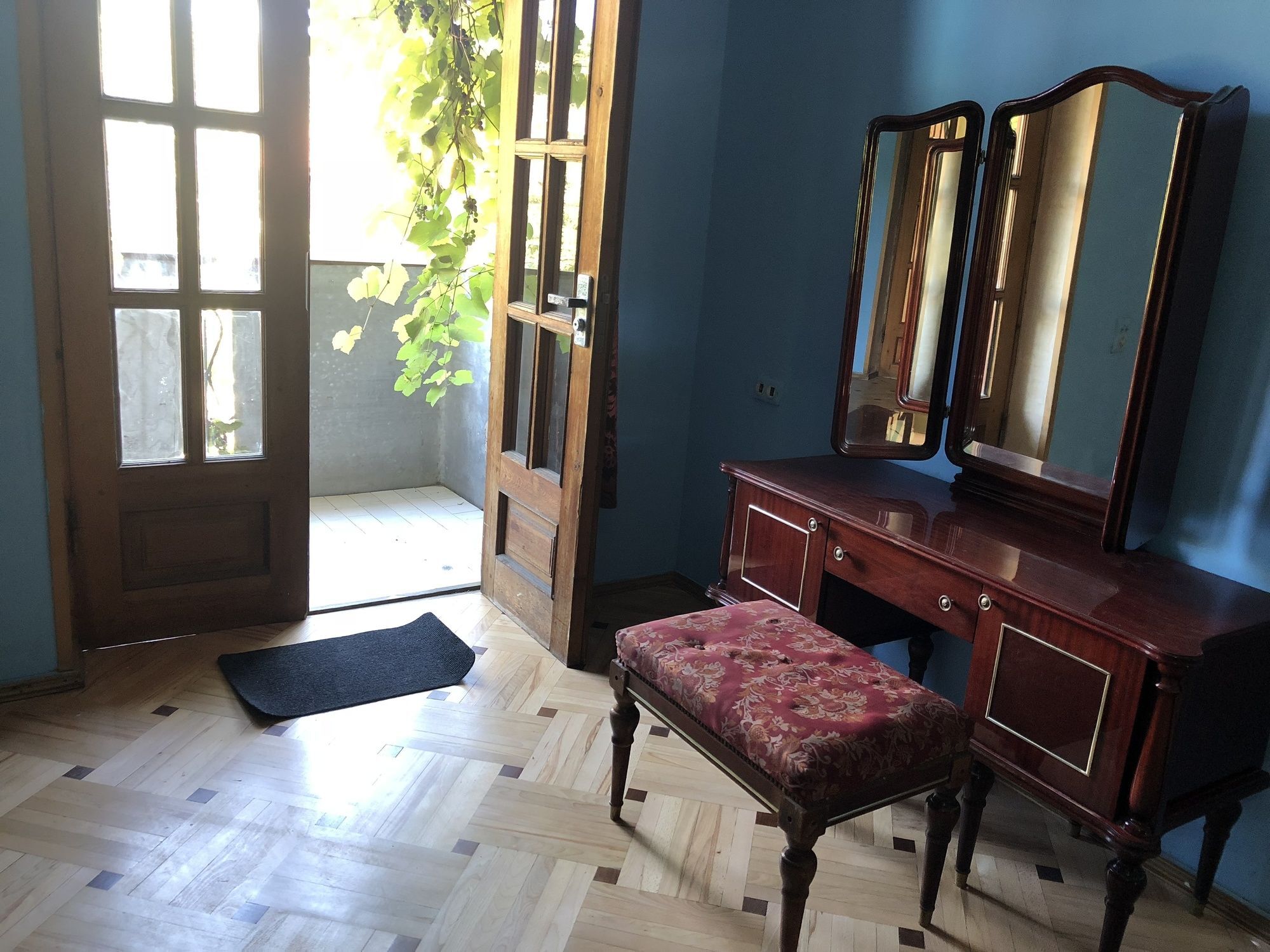 Lucky Family Hotel Тбилиси Екстериор снимка